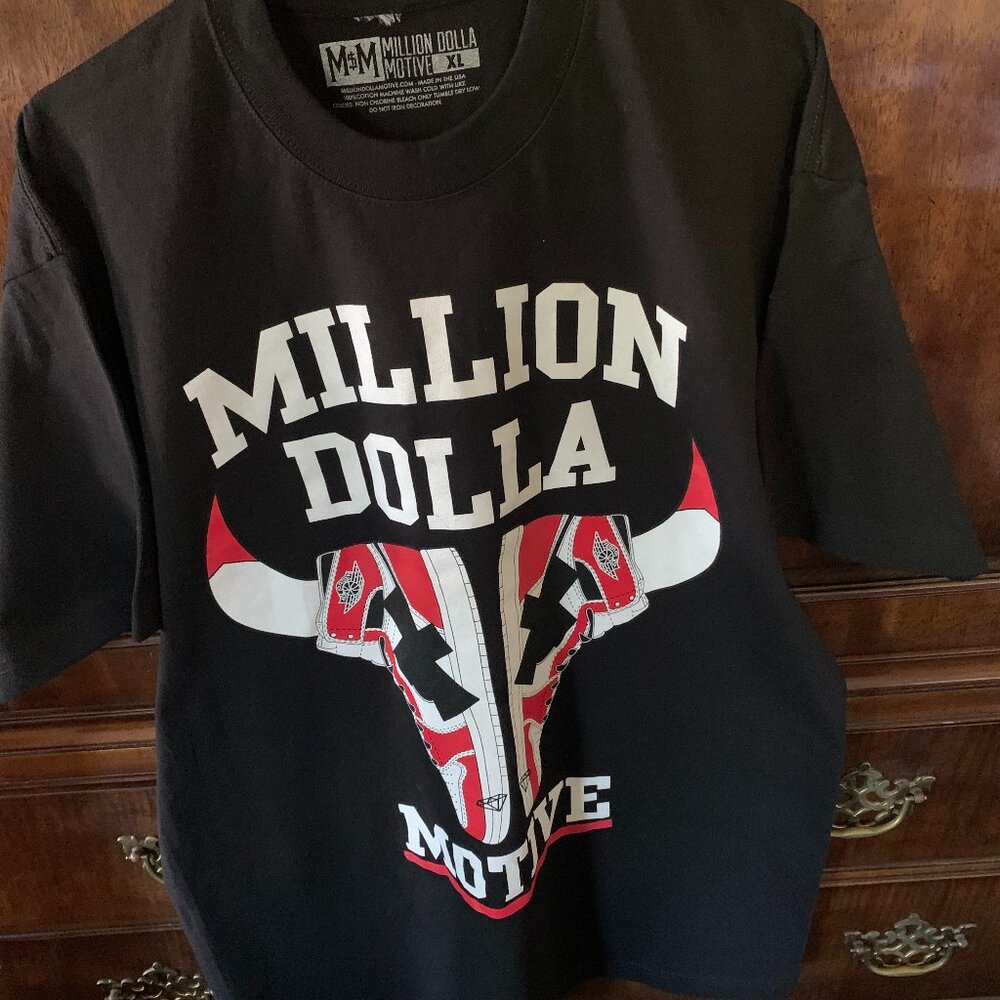 Men's Size XL "Million Dolla Motive" Chicago Bulls T-Shirt Never Worn No Tags